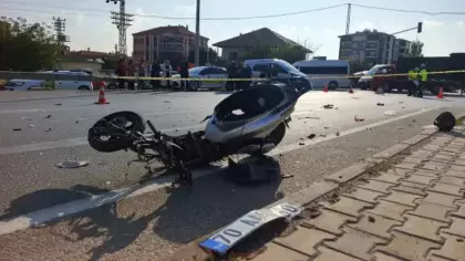 Otomobille çarpışan elektrikli bisikletin sürücüsü liseli ağır yaralandı