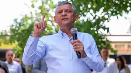 Özel vefa: Yeni Parti Marmaris’teki ilçe binasının açılışında Haluk Levent şarkısı çaldı