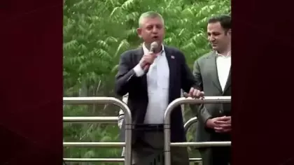 Özgür Özel'in kürsüye çıkardığı ismin KKTC sicili
