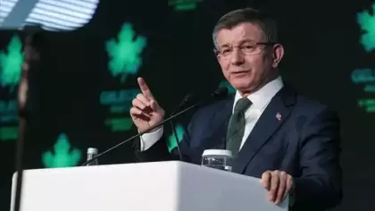 Partisini fesheden Davutoğlu'ndan ilk ziyaret!