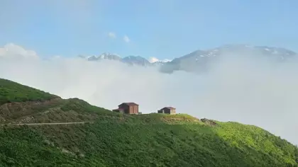 Rize'de bulutların üzerindeki yayla görenleri büyüledi