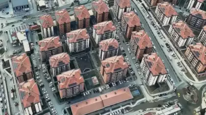 Ruhi Çenet, deprem bölgesinde inşa edilen mahalleleri gezdi
