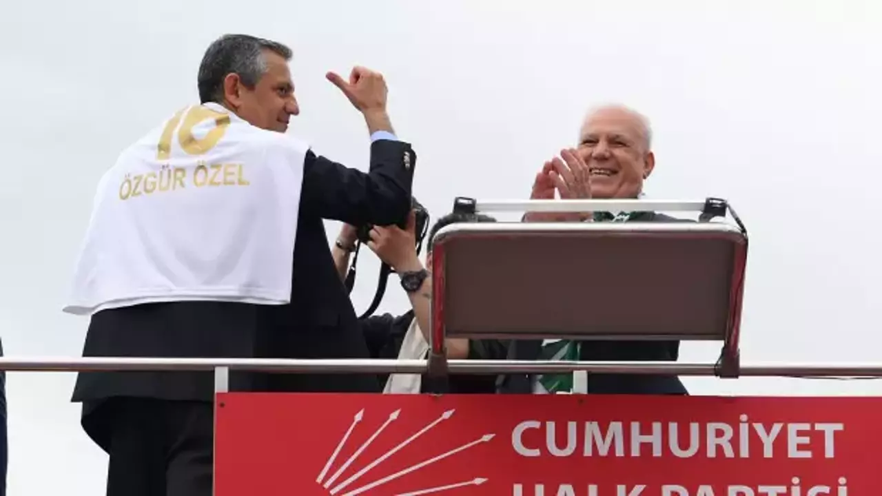Ruhsat için lüks daire, emsal artışına araç filosu: Bursa'da 'yolsuzluk ağı' kurmuşlar