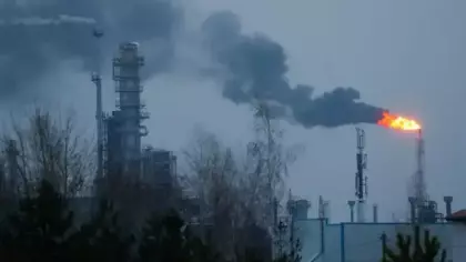 Rusya'da bir petrol rafinerisi faaliyetlerini durdurdu
