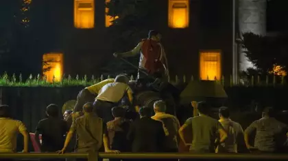 Saat saat ihanet, dakika dakika direniş! 15 Temmuz'un kırılma anı!