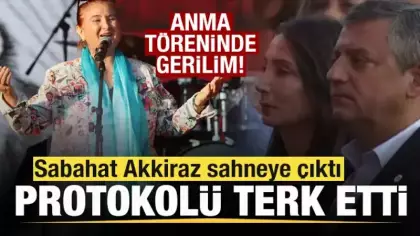 Sabahat Akkiraz sahneye çıktı, Tülay Hatimoğulları protokoldeki yerini terk etti