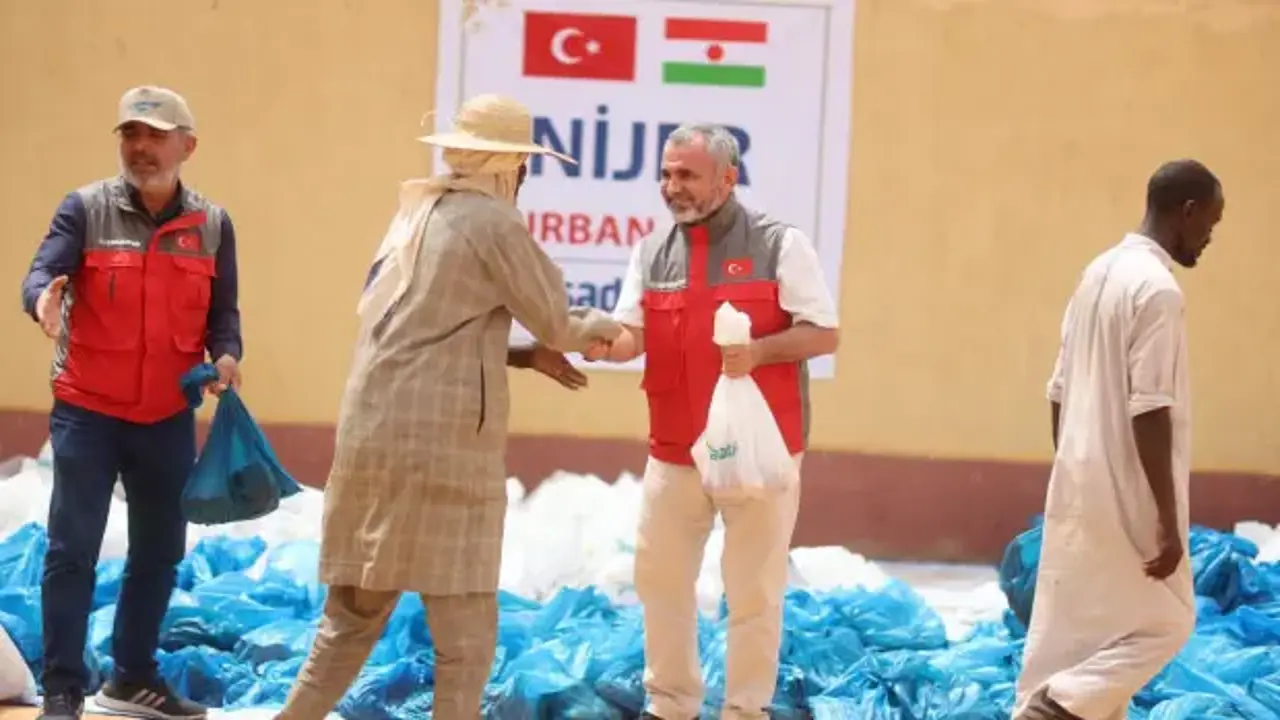 Sadakataşı 1 milyon kişiye kurban eti ulaştırdı