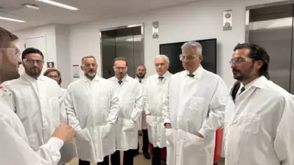 Sağlık Bakanı Memişoğlu'ndan ABD'deki teknoloji devlerine kritik ziyaret