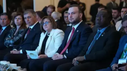 Samed Ağırbaş: Yerelde hazır projeler var, dünyanın bu projelere giden yolu açması gerekiyor