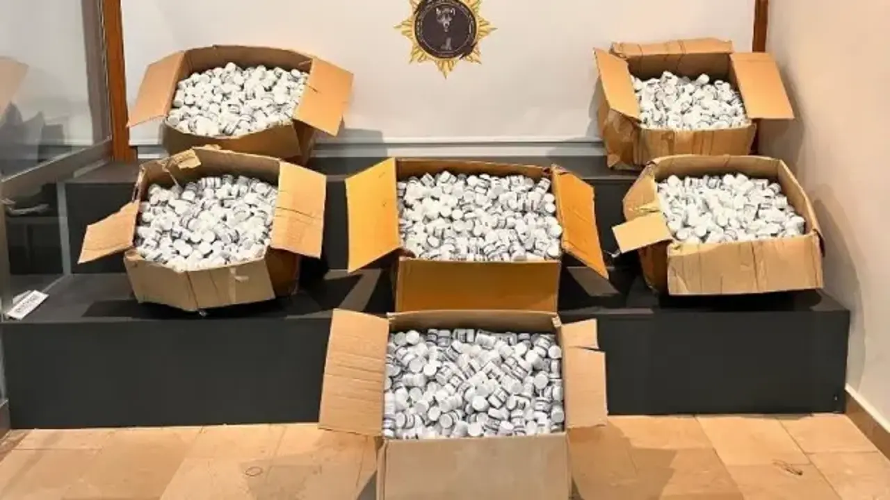 Samsun'da kiralık araçtan 225 bin uyuşturucu hap çıktı