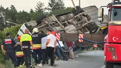 Samsun’da özel halk otobüsü şarampole devrildi: 21 yaralı