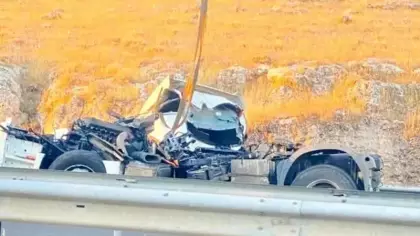 Şanlıurfa'da lastiği patlayan TIR önündeki TIR’a çarptı: 1 ölü