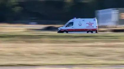 Şanlıurfa'da otomobile çarpan motosikletteki 2 kişi yaralandı