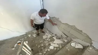 Şanlıurfa'daki depremde bazı evlerde hasar oluştu