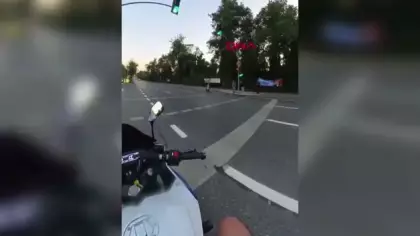 Sarıyer'de otomobilin kadına çarptığı feci anlar kask kamerasında