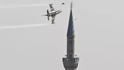 SOLOTÜRK'ten Zafer Bayramı için İstanbul'da nefes kesen gösteri