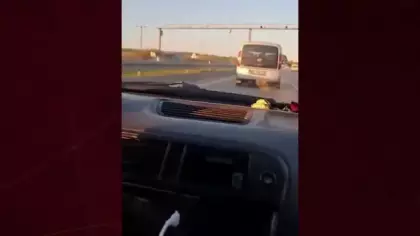 Sosyal medya uğruna araç kullanırken video çeken sürücü kendi kazasını kaydetti