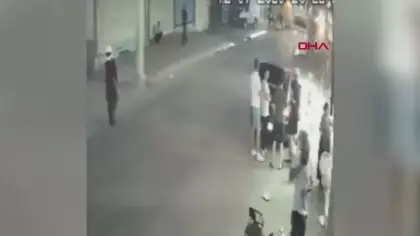 Sözlü kavga kanlı bitti: Tartıştığı kişinin iş yerine kurşun yağdırdı