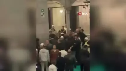 Sözün bittiği yer: Eyüpsultan Camii'nde silahlı kavga! Havaya ateş açtı
