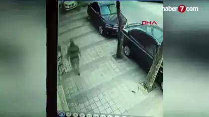 Sultangazi'de akılalmaz hırsızlık: Kadın kıyafetiyle girdiği evden altın çaldı
