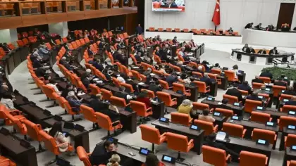 TBMM'deki tarihi oturum: İşte Terörsüz Türkiye yasasına evet-hayır diyen partiler
