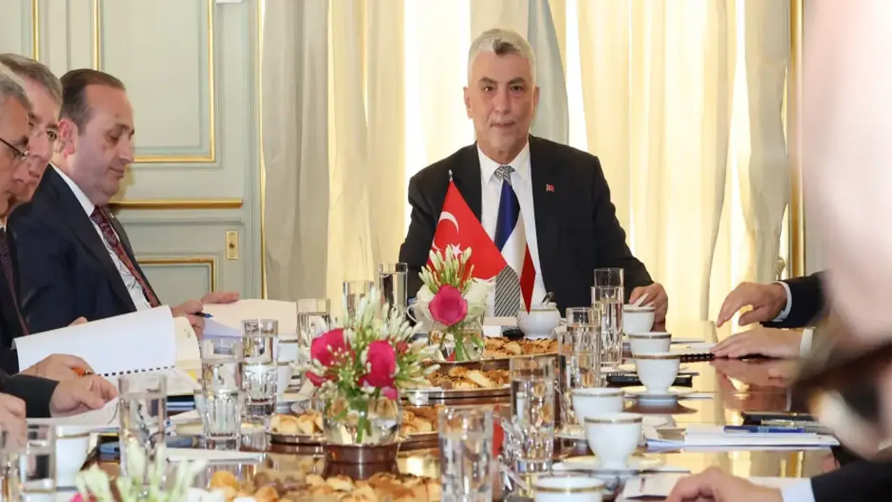 Ticaret Bakanı Bolat, Fransız iş dünyası temsilcileriyle bir araya geldi