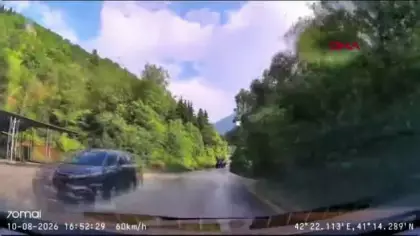 Trafik canavarı kamyon sürücüsü az kalsın taksiyi biçiyordu