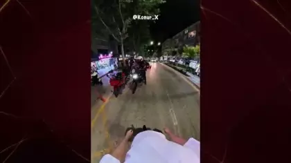 Trafik çevirmesi tersine döndü: Yunus polisini çevirip ehliyet sordu