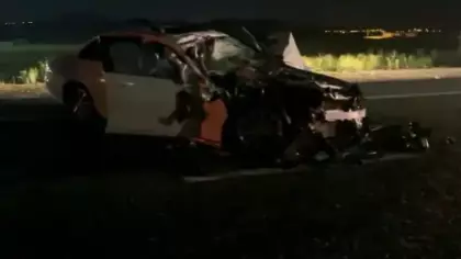 Traktöre çarpan lüksa raç hurda yığınına döndü