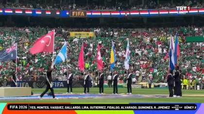 Tüm dünya bu anı izledi! Ay yıldızlı bayrağımız Azteca Stadyumu'nda.
