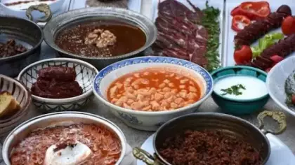 Turist en çok yemeğe para harcadı: Türkiye'nin gastronomik çeşitliliği kasayı doldurdu!