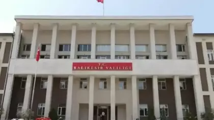 Türk bayrağına ve Atatürk’e hakaret içerikli paylaşımda bulunan öğretmen gözaltına alındı