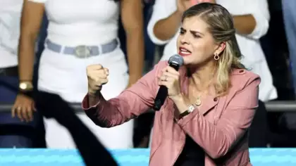 Ülkenin Cumhurbaşkanı'na haber vermeden Trump'la görüşmeye gitti: Görevden alındı