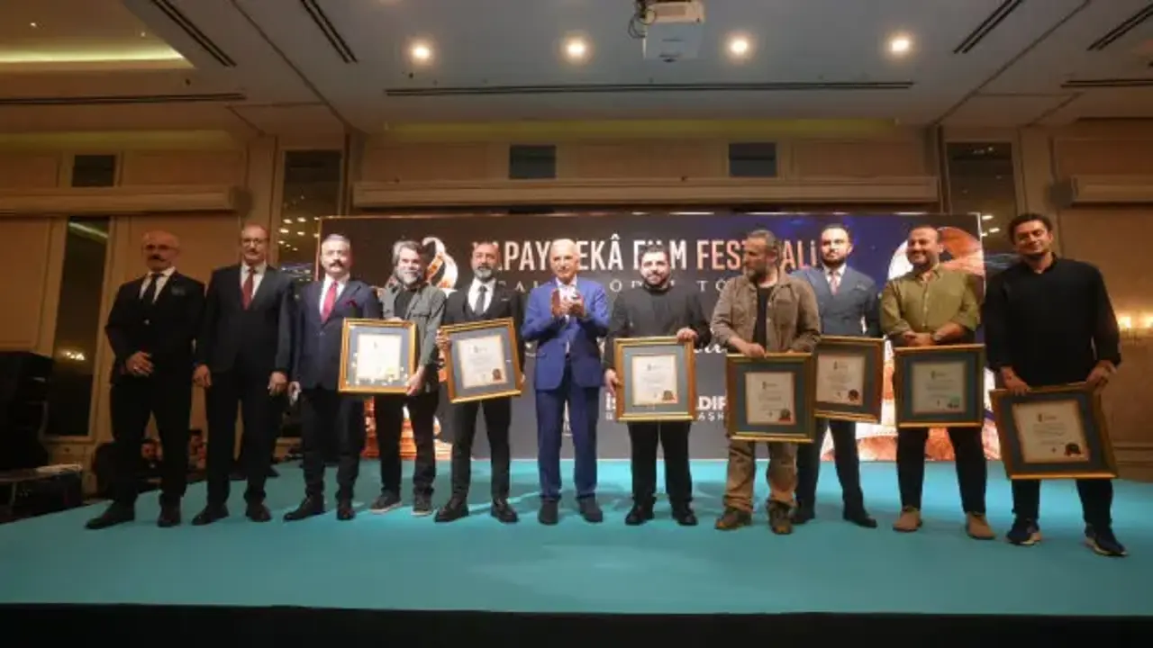 Ümraniye’den Türkiye’de bir ilk! Yapay Zeka film festivalinde ödüller sdğıtıldı
