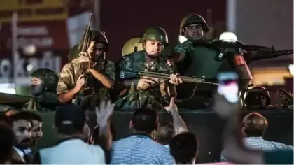 Unutulmayacak fotoğraflarla '15 Temmuz gecesi'