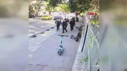 Üsküdar'da direksiyon hakimiyetini kaybeden araç öğrencilere çarptı