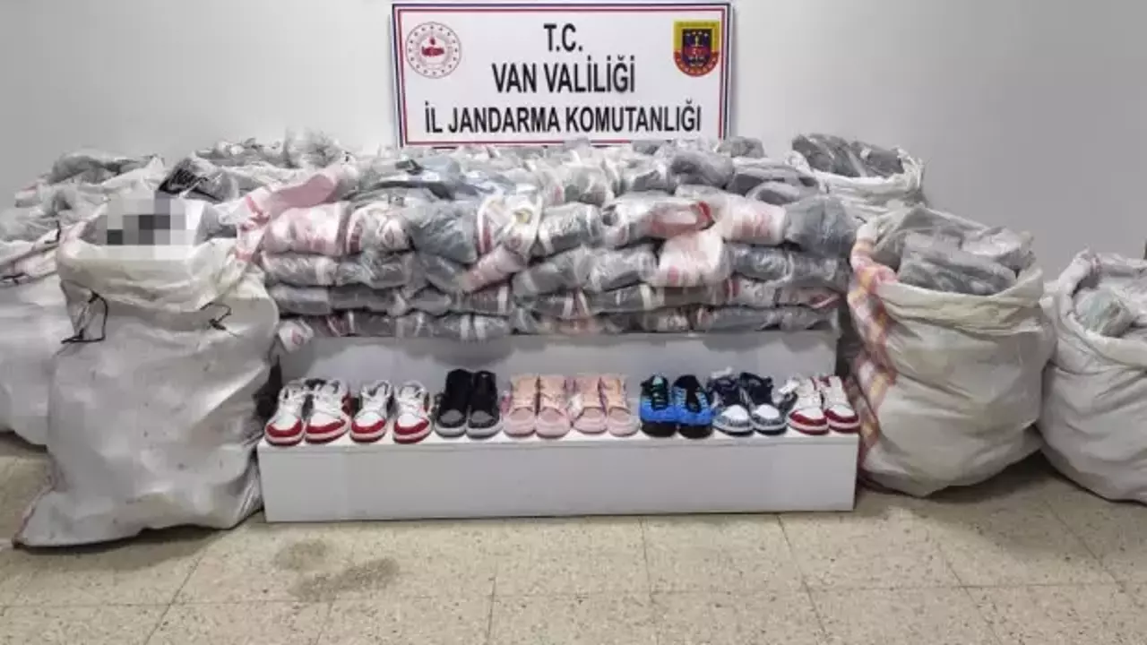 Van'da milyonluk kaçakçılık sevkiyatına jandarma engeli!