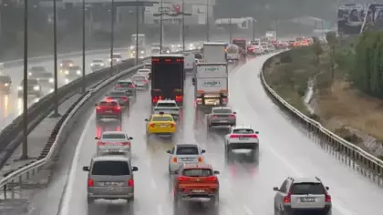 Yağmur İstanbul trafiğini vurdu! Yoğunluk yüzde 83’e çıktı