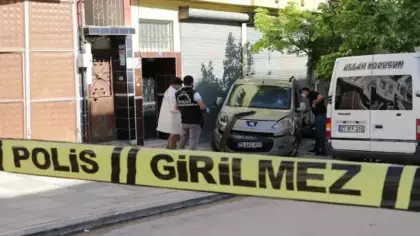 Yakınlarının ulaşamadığı çift, evlerinde ölü bulundu