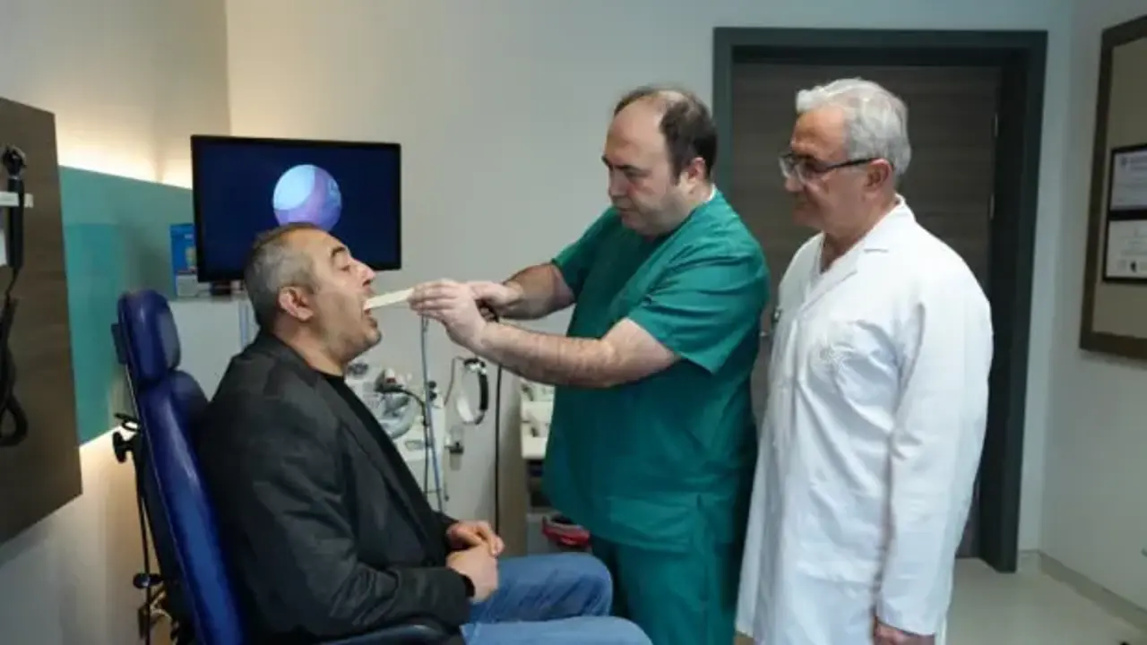 Yanak şişliği ve şiddetli ağrının nedeni tükürük bezi çıktı
