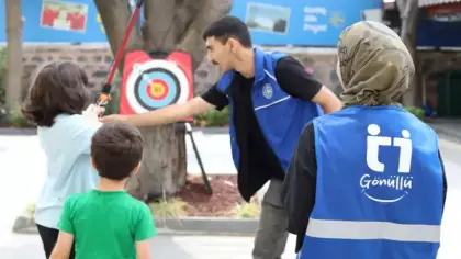 Yetim vakfı çocukların yazını renklendirdi